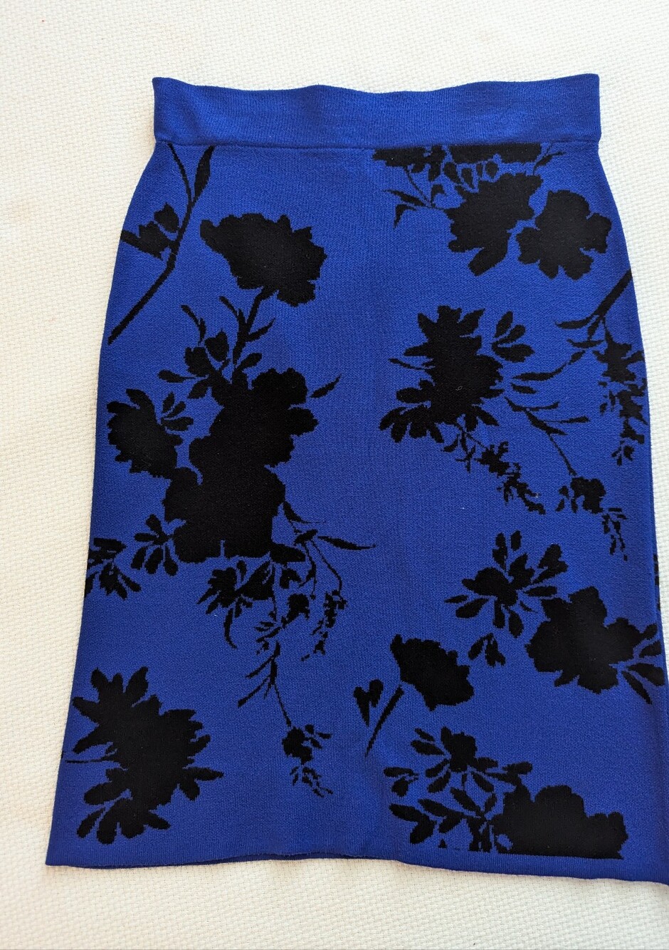 Nina Leonard Pull On Knit Skirt, Black Floral Sz.S